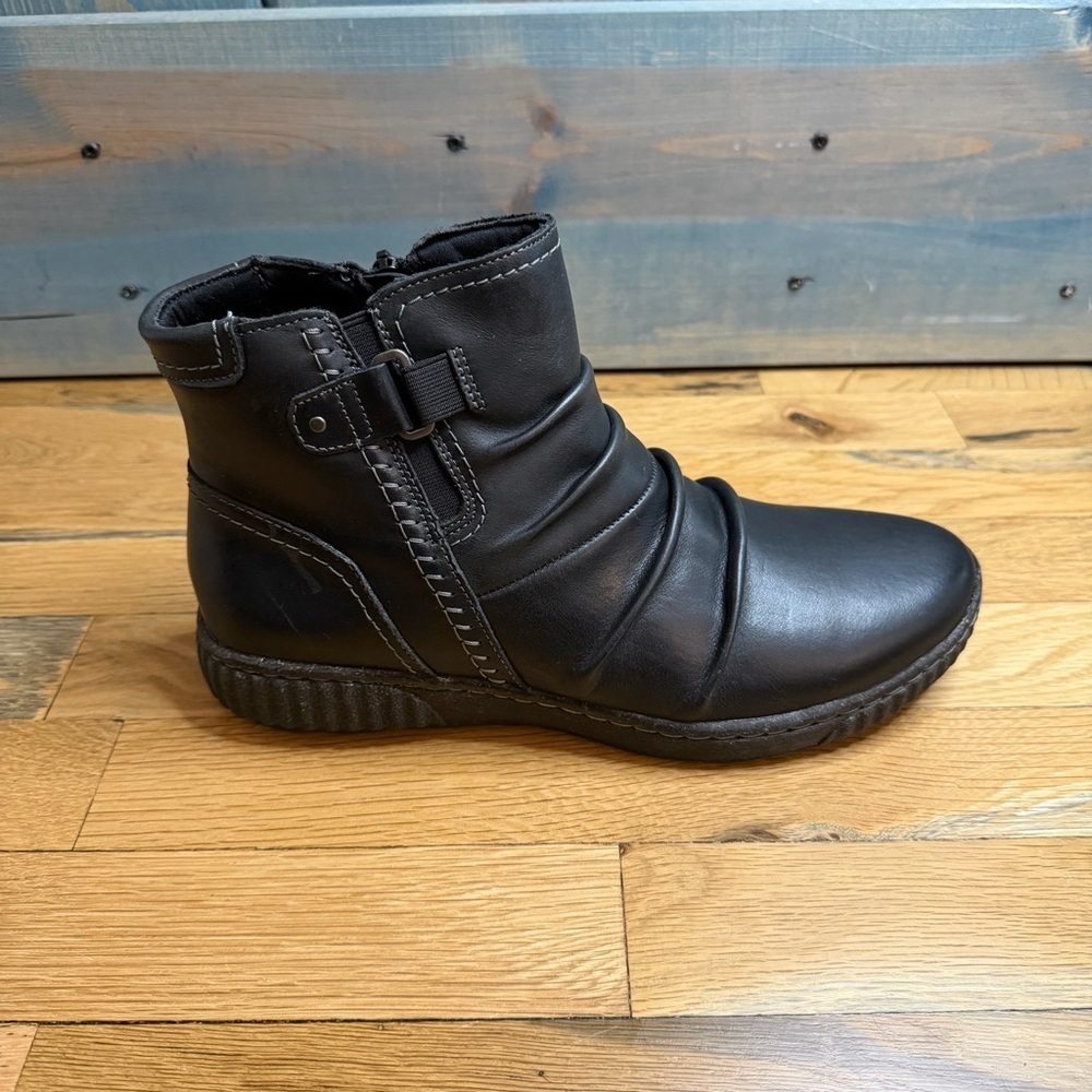 Clarks Womens Caroline Orchid Ruched Boots Black Leather Side Zipper 10M - Picture 6 of 10